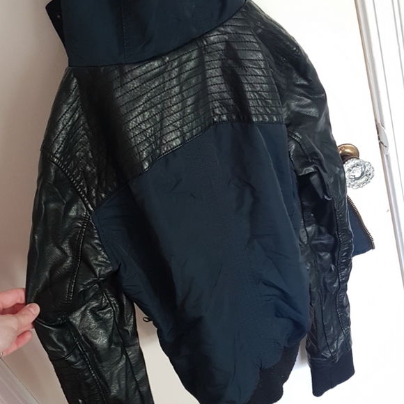 Garage Urban Bomber - Picture 4 of 4